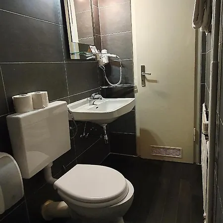 Hotell City Max 3*